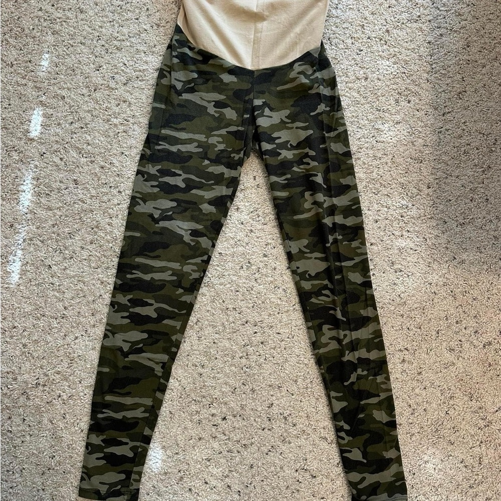 Motherhood maternity size small camo leggings